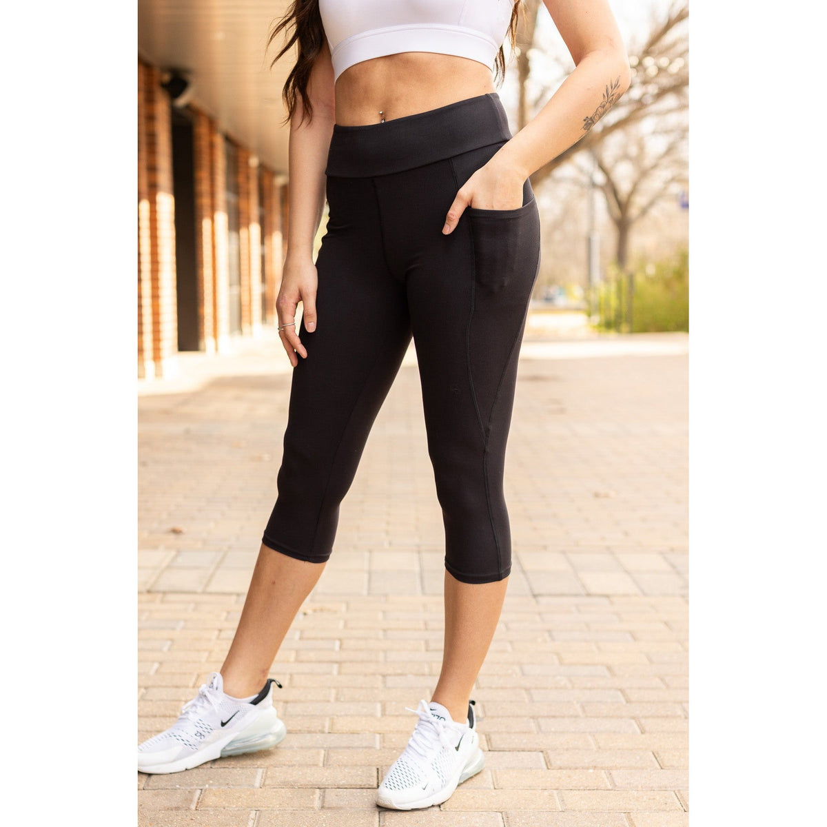 Ready to Ship | Sleek Pocket Collection Round 2 - Capri Leggings