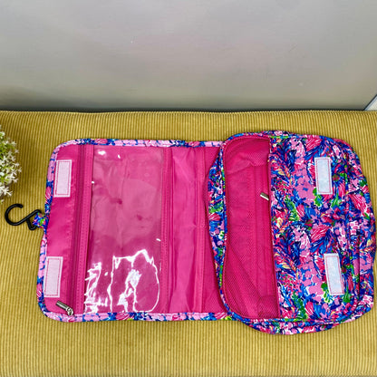Hanging Toiletry Bag - Giraffe